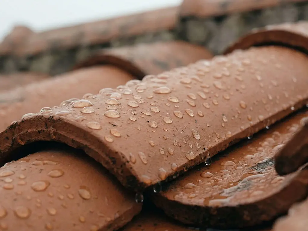 Application d'un traitement hydrofuge protecteur